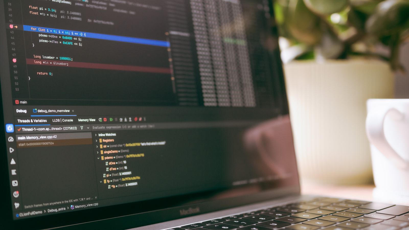 Tela de computador com código de programação